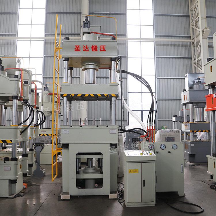 200噸四柱液壓機(jī)車間實(shí)物 200噸四柱液壓機(jī)車間實(shí)物