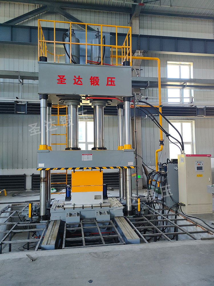 500噸三梁四柱液壓機(jī)客戶(hù)現(xiàn)場(chǎng)