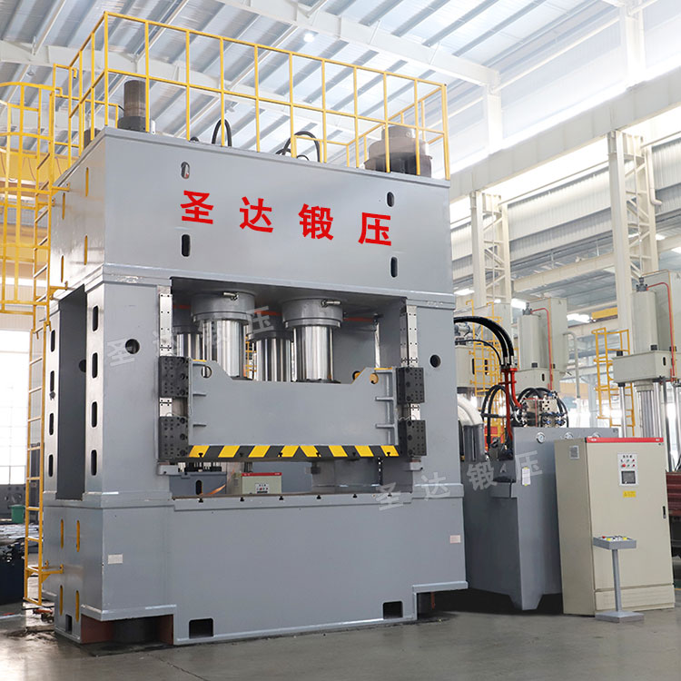 2000噸框架式液壓機(jī) 2000噸框架式液壓機(jī)