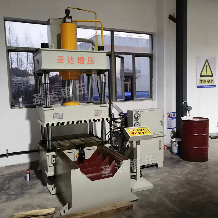 100噸移動(dòng)工作臺液壓機(jī)